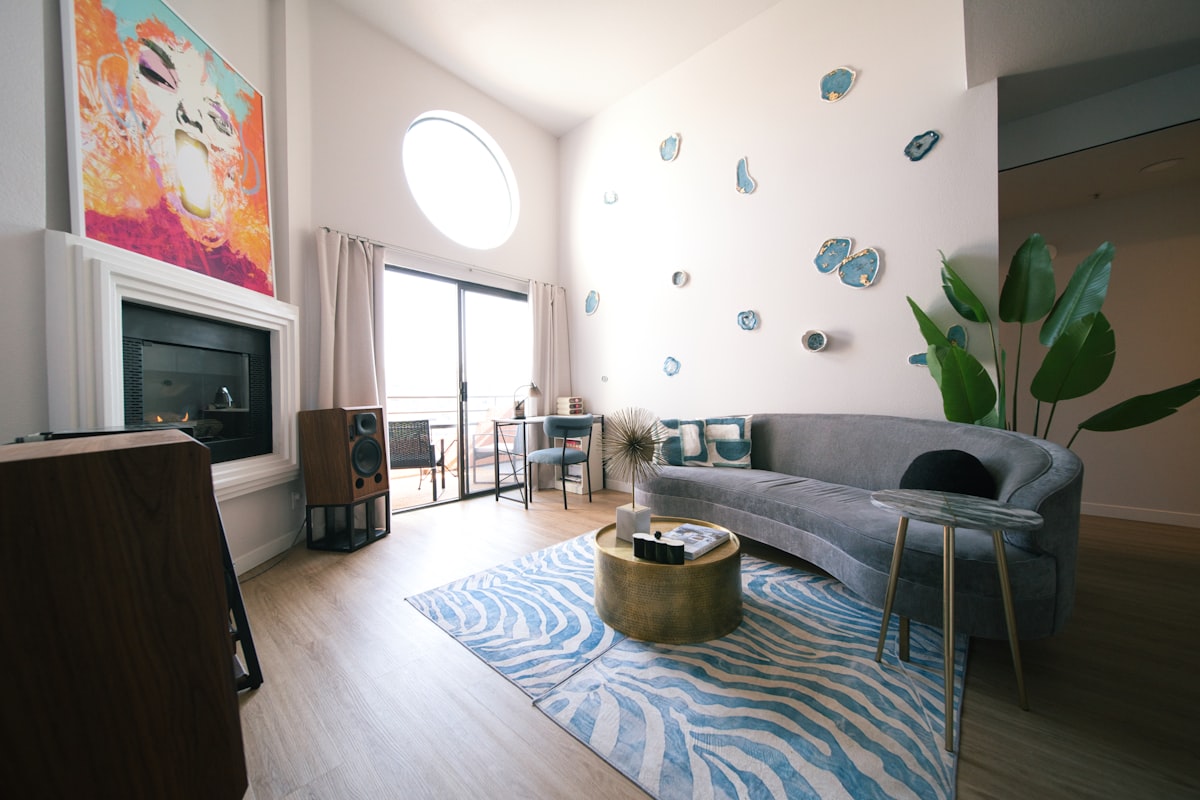 Art for Airbnb — ArtMarket journal